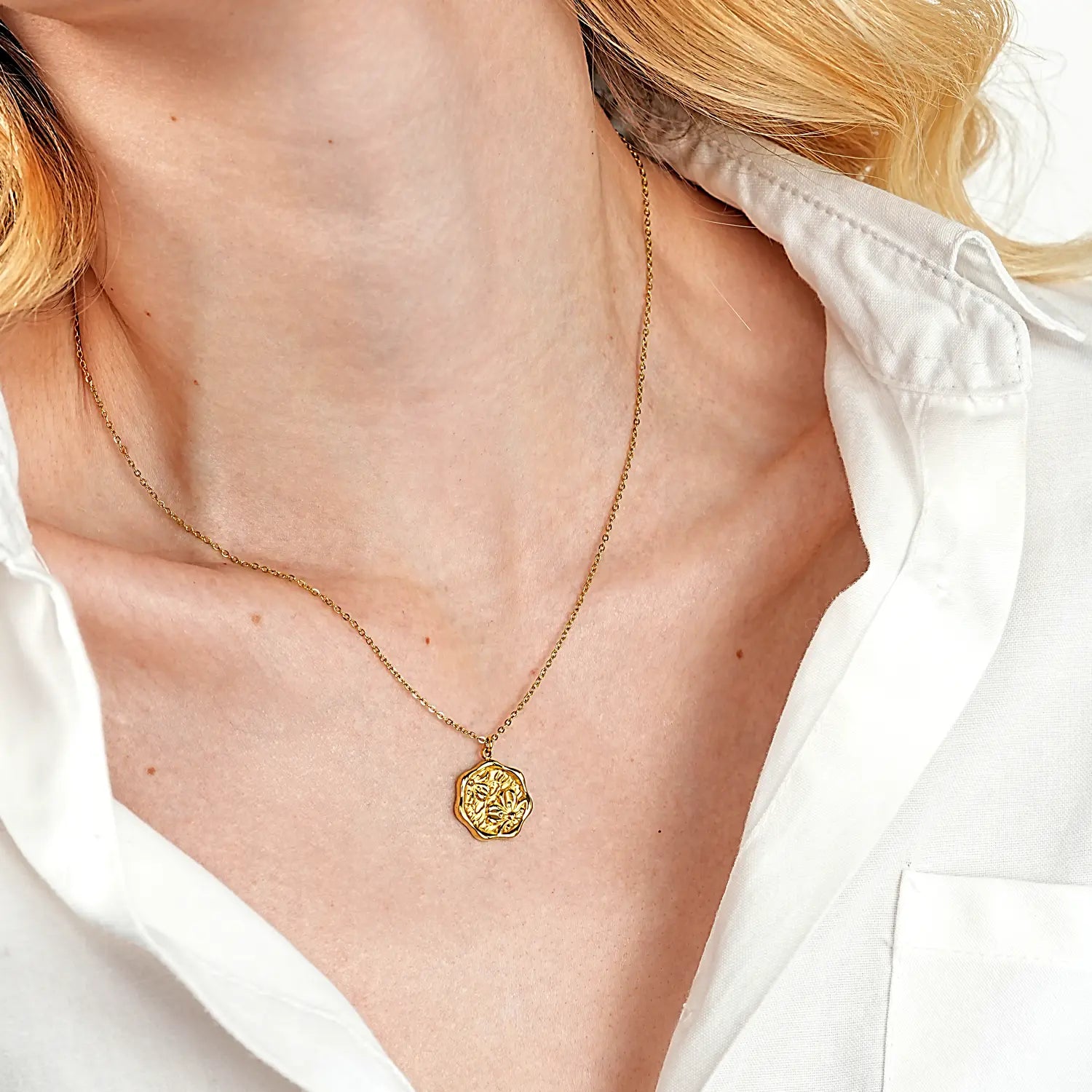 Fleur Pendant Necklace