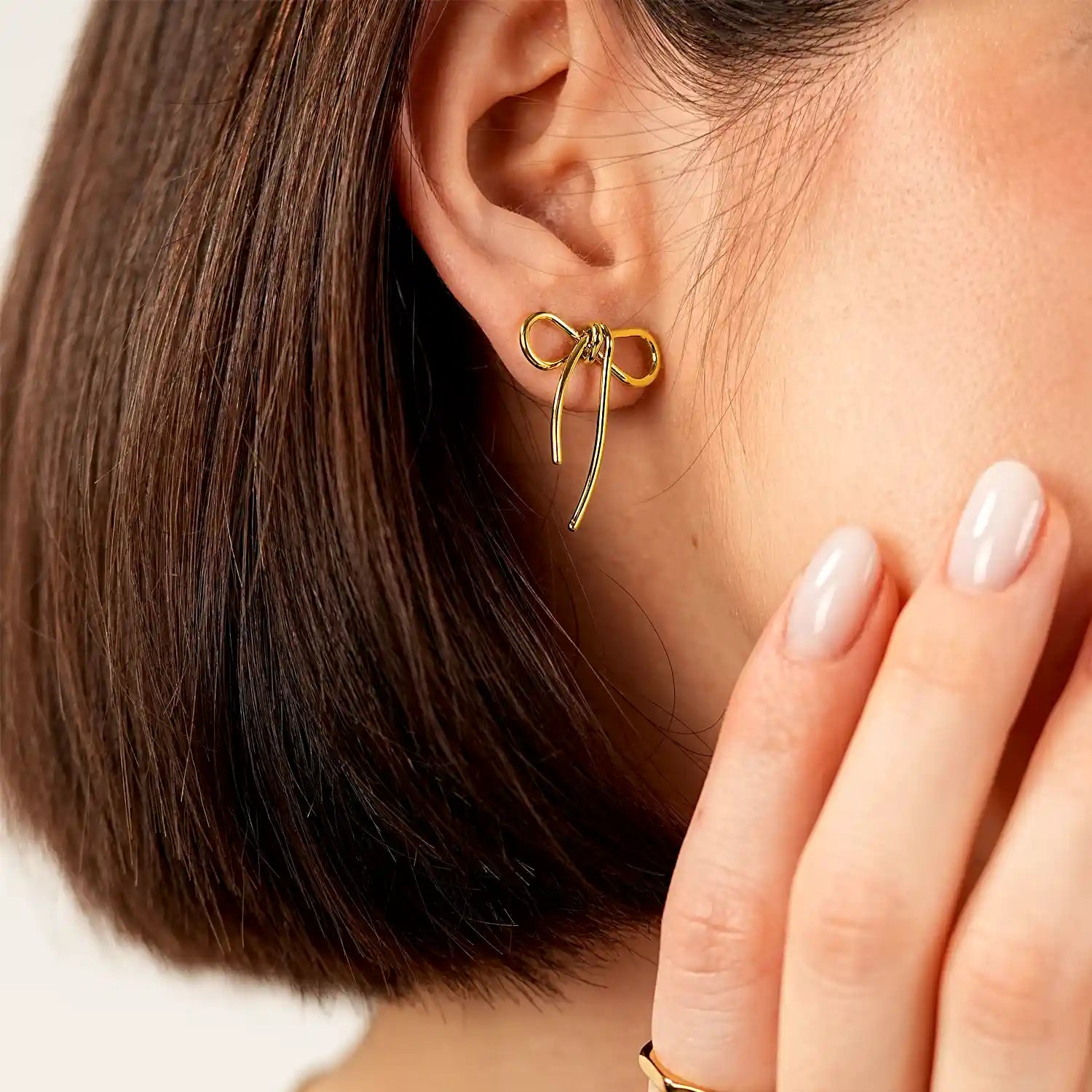 Flutter Bow Studs