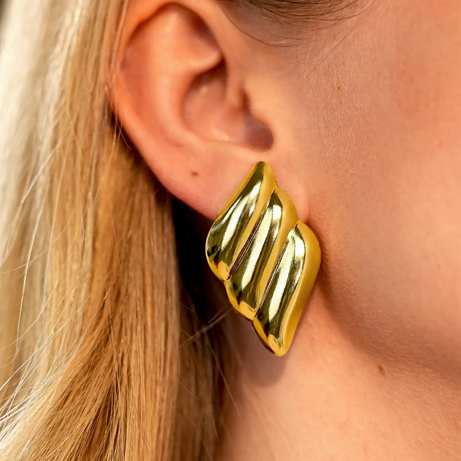 Fold Studs