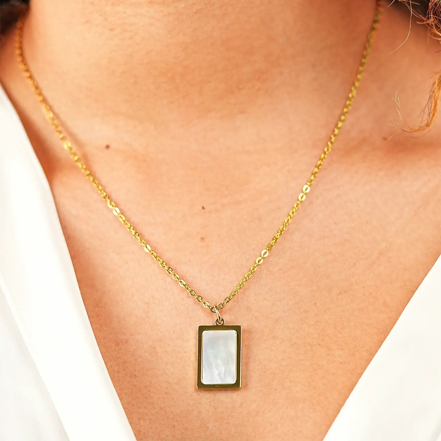 Iris Pendant Necklace