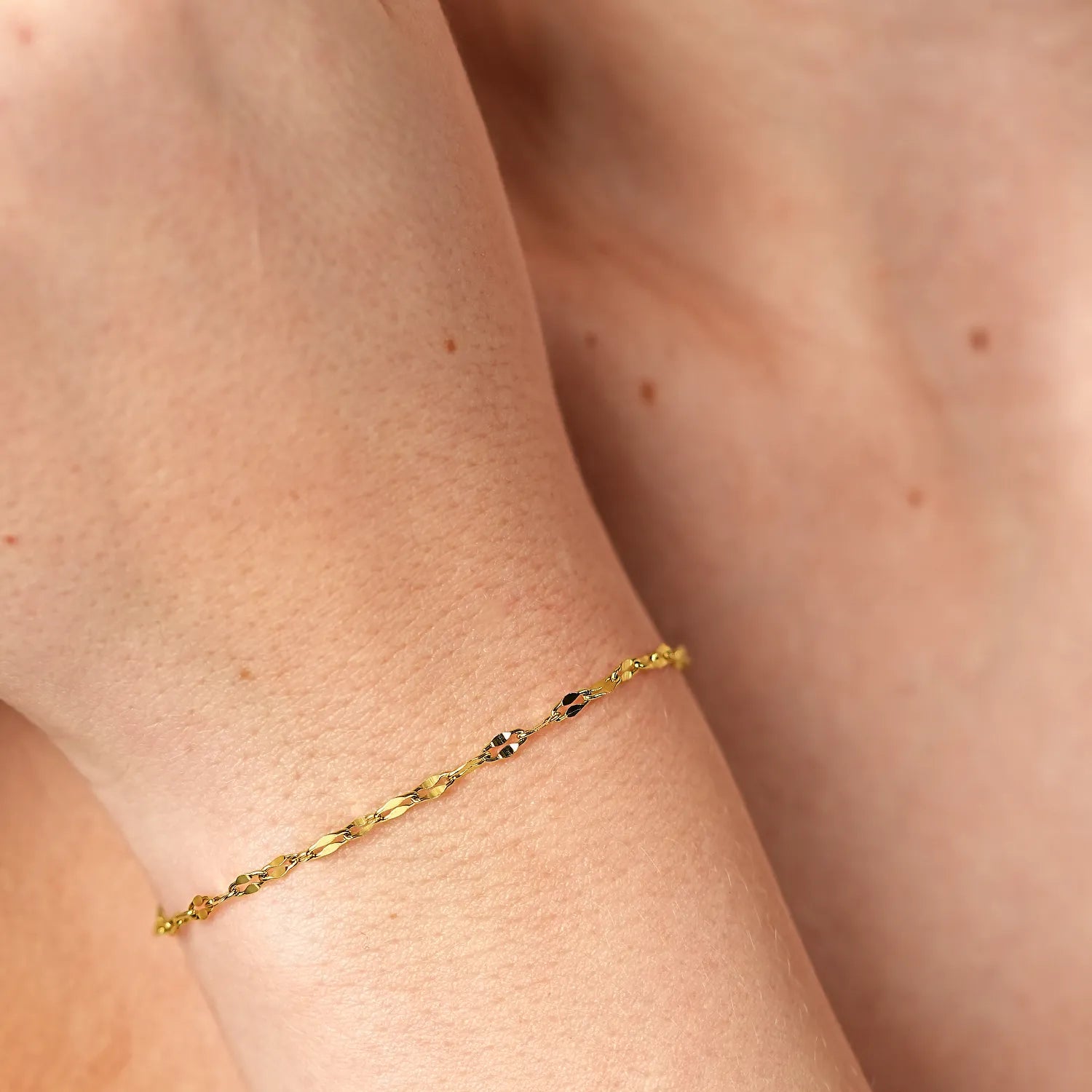 Lip chain bracelet