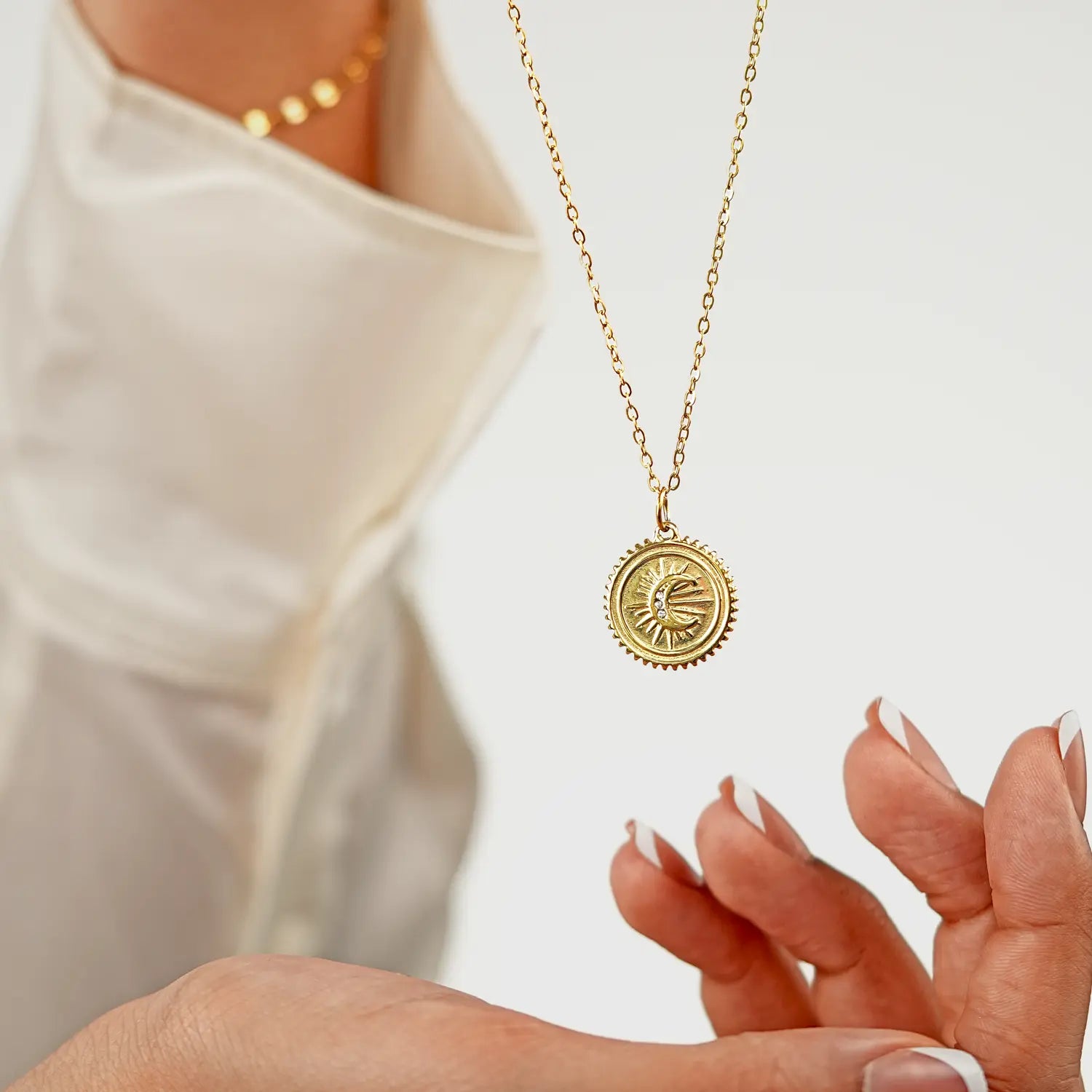 Luna Pendant Necklace