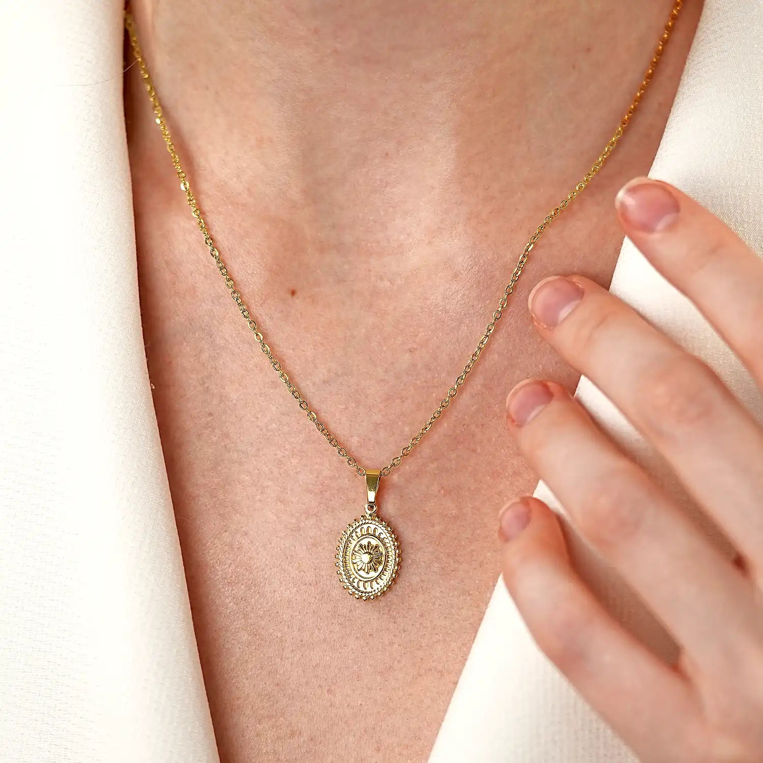 Sol Pendant Necklace
